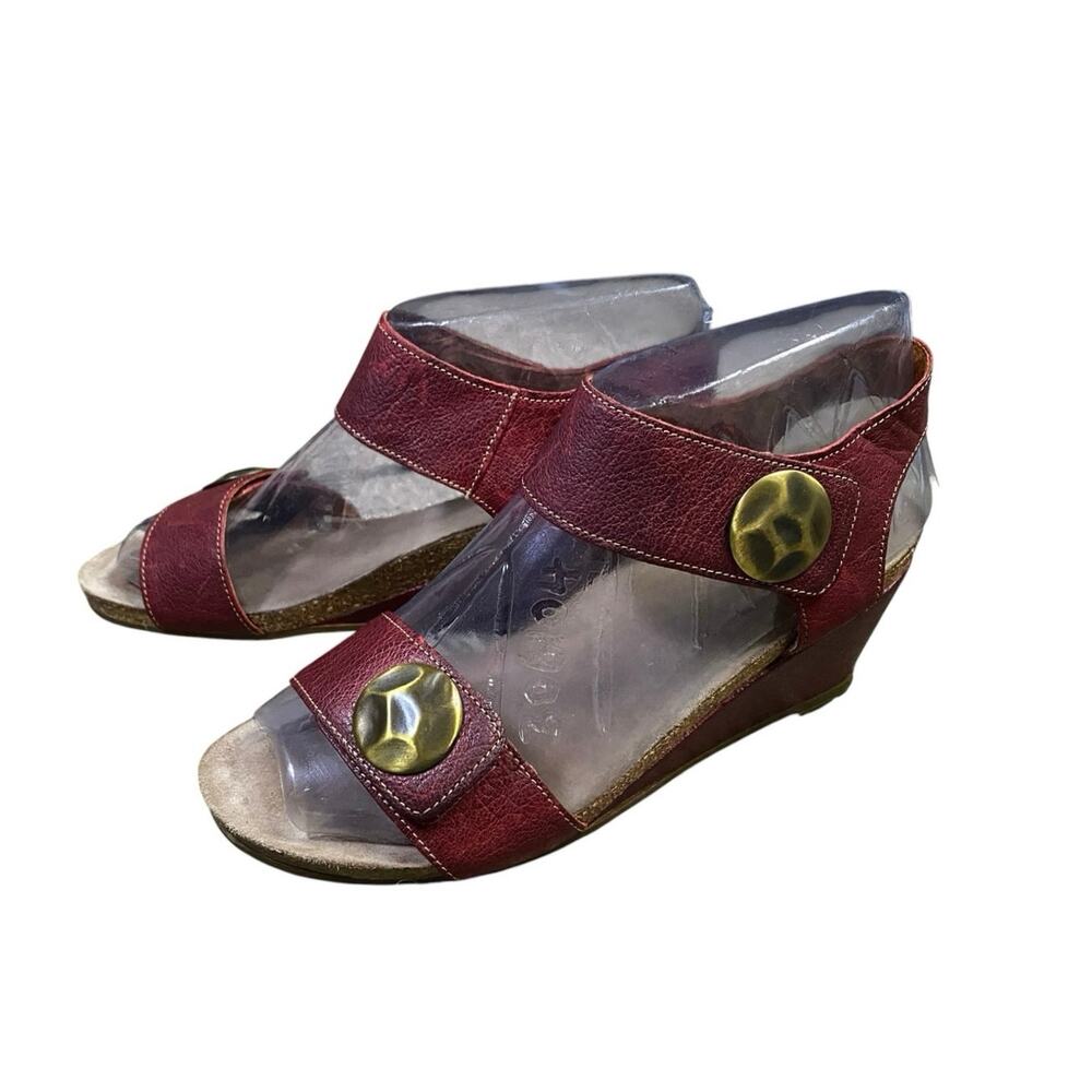 Taos Carousel 2 Leather Wedge Sandals - EU40/US9-9.5